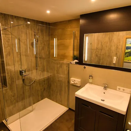 Huber's アパート